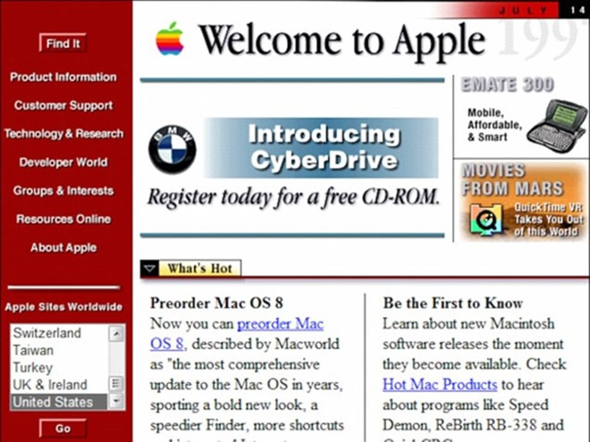 Thậm chí Apple, hãng công nghệ hàng đầu thế giới, cũng sở hữu website đầu tiên khá "quê mùa". Thiết kế đơn giản và bài trí rối mắt là những gì được dành để mô tả website ra mắt ngày 11/12/1998.