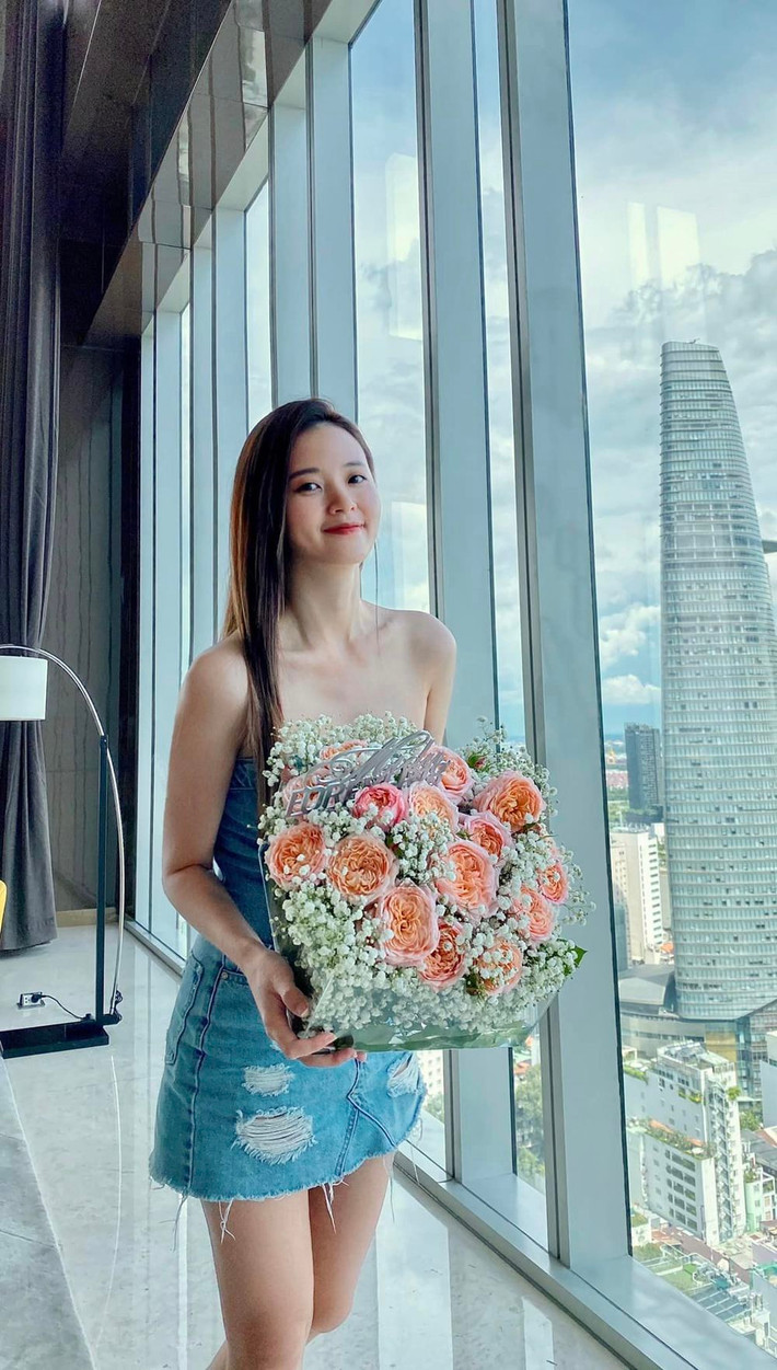 Midu chính là một trong những mỹ nhân hiếm hoi vẫn giữ được vóc dáng đỉnh cao sau mùa Tết. Ảnh: FBNV