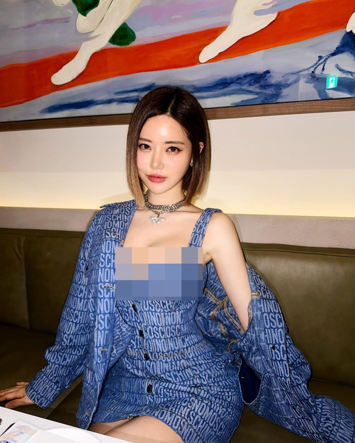 Soda đi đến đâu là lại "tạo bão" đến đó vì vừa đẹp lại vừa chơi nhạc hay.