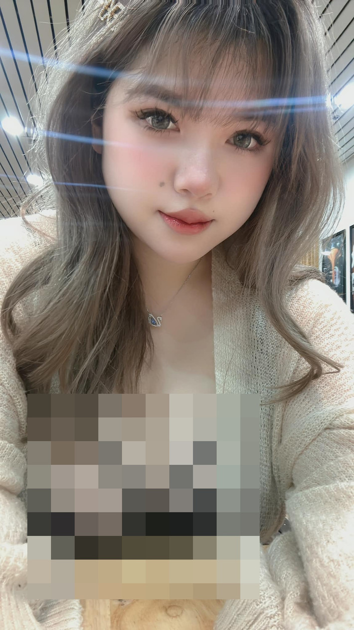 Trong những ngày gần đây, hot girl ngực khủng này có dịp du lịch Việt Nam trước khi trở lại Nhật Bản làm việc và sinh sống.