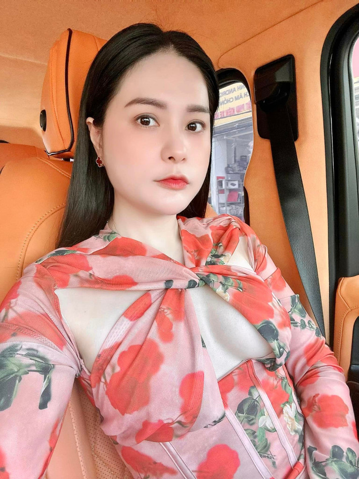 Các sản phẩm này sẽ được sử dụng vào sinh nhật Di Băng, diễn ra vào 14/2 tới.