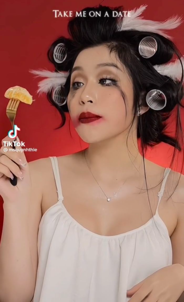 Trên trang TikTok gái xinh Quỳnh Thi đã đu trend "biến hình" nhận về nhiều sự quan tâm của độc giả.