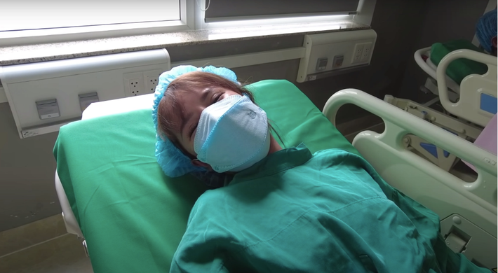 Được biết, trong lần chỉnh sửa sắc đẹp này, Bà Nhân tốn khoảng 200 triệu đồng.