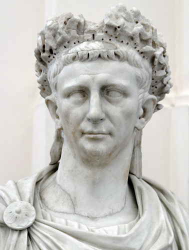 Năm 43, hoàng đế Claudius tiếp tục ra lệnh cho quân đội xâm chiếm Anh dưới sự chỉ huy của Aulus Plautius. Người La Mã thiết lập quyền kiểm soát các bộ lạc ở đông nam và mở rộng khắp nước Anh. Họ mang theo nhiều tiền xu hơn và thời gian xâm lược của họ kéo dài đến năm 410.
