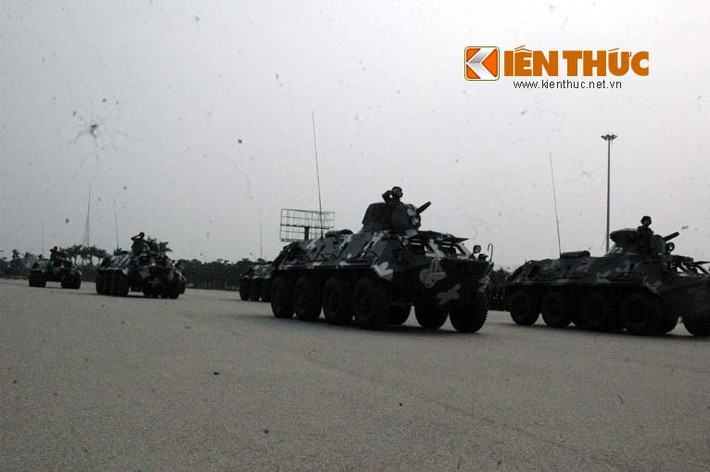 Xe thiết giáp chở quân BTR-60PB của quân đội được huy động bảo vệ cho IPU 132.