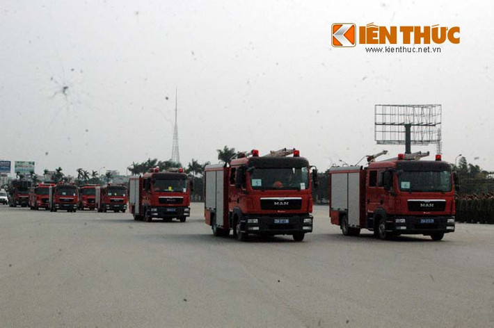 Xe cứu hỏa cũng tham gia diễn tập bảo vệ IPU 132.