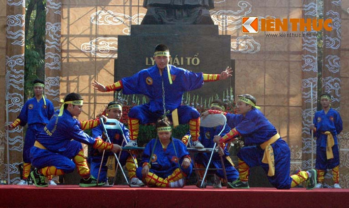 Bắt đầu dùng lực...