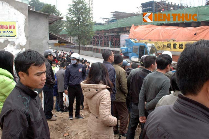 Người dân khu vực cho rằng, đơn vị thi công đường sắt trên cao làm rất cẩu thả, nên mới xảy ra sự cố vì đây không phải lần đầu.