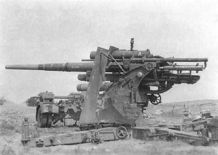 Những khẩu pháo Flak 88 được trang bị cho bộ đội phòng không của Việt Nam khi đó về cơ bản là rất tốt, được bảo quản trong điều kiện hoàn hảo và có thể sử dụng lâu dài với cường độ cao kể cả khi Mỹ leo thang ném bom miền Bắc. Giai đoạn từ 1954-1960, pháo 88mm là vũ khí chủ lực bảo vệ các thành phố quan trọng của miền Bắc. Nguồn ảnh: Warhistory.