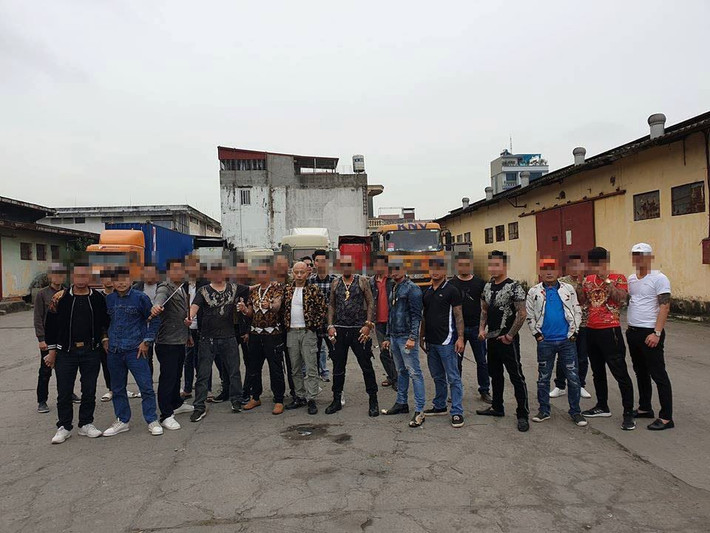 Ngoài các vụ đòi nợ, dọa giết, cắt gân con nợ gây xôn xao dư luận, hay những vụ đấu thầu mua đất kiểu "quân xanh, quân đỏ", trùm giang hồ đất Thái Bình - Đường Nhuệ còn rất mê đóng phim.