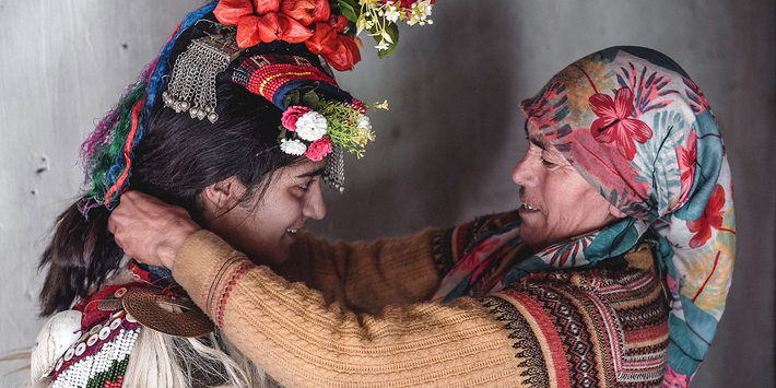 Tuy nhiên, người Drokpa vẫn tiếp tục giữ gìn các giá trị văn hóa truyền thống, đồng thời mở rộng cánh cửa đón nhận những thay đổi tích cực từ bên ngoài.