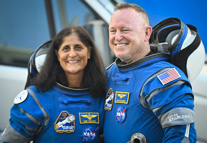 Ví dụ, hai phi hành gia Butch Wilmore và Suni Williams của NASA đã phải ở lại ISS lâu hơn dự kiến do trục trặc của tàu vũ trụ Starliner của Boeing. Họ sẽ phải chờ đến năm sau để có thể trở về Trái Đất an toàn.
