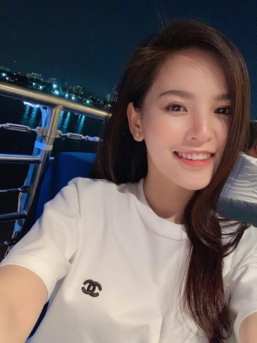 Có thể thấy, ở tuổi 34, nhan sắc của người đẹp ngày càng thăng hạng, không hề lộ ra dấu hiệu của thời gian. Ảnh: Tổng hợp