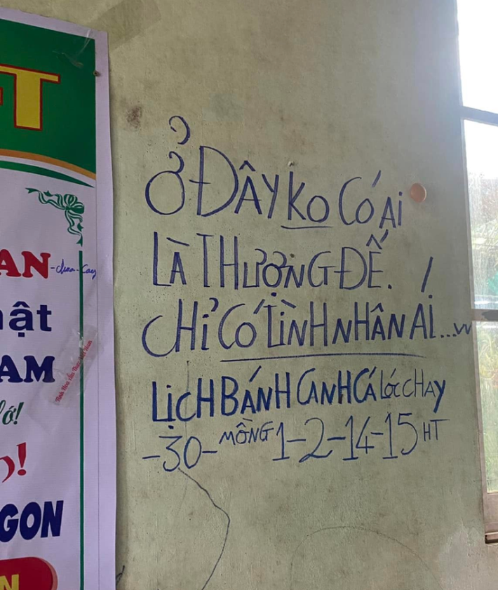 Một loạt những thông điệp được chủ quán gửi đến khách hàng vừa hài hước vừa cho thấy phong cách bán hàng "bá đạo" của chủ quán.