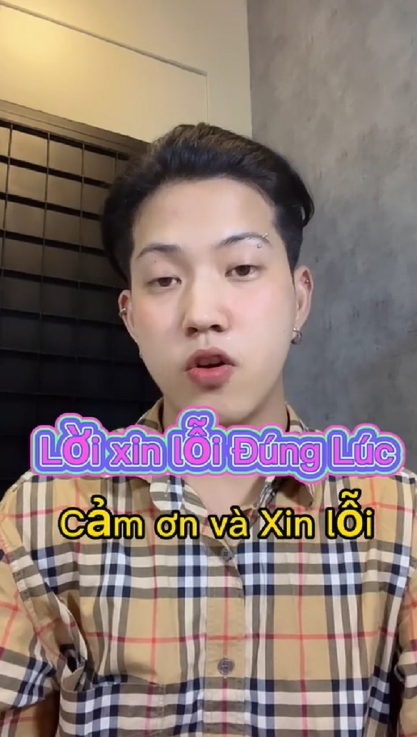 Suốt buổi livestream, nam thanh niên này liên tục chỉ trích và thể hiện thái độ khó hiểu với cộng đồng mạng, cho rằng nhiều người bức xúc và lợi dụng cơ hội để phản ứng với mình là do ghen ăn tức ở.