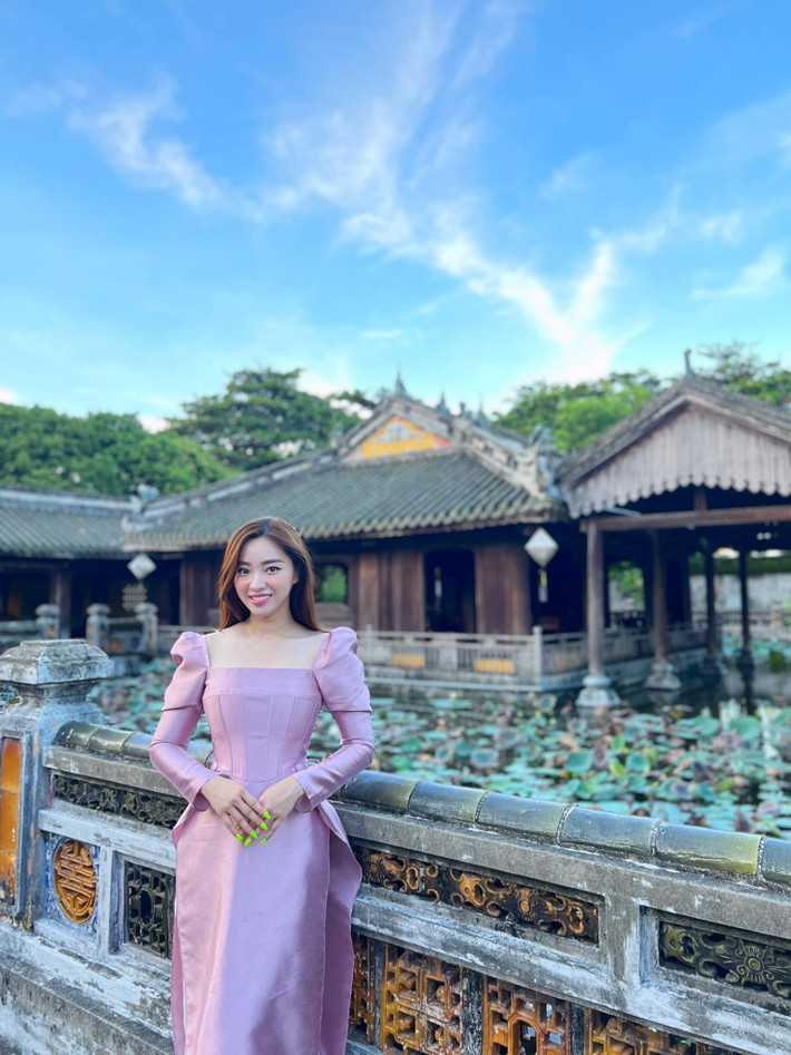 Về bản thân, cô luôn ý thức về việc làm cho bản thân ở trong trạng thái đẹp nhất.