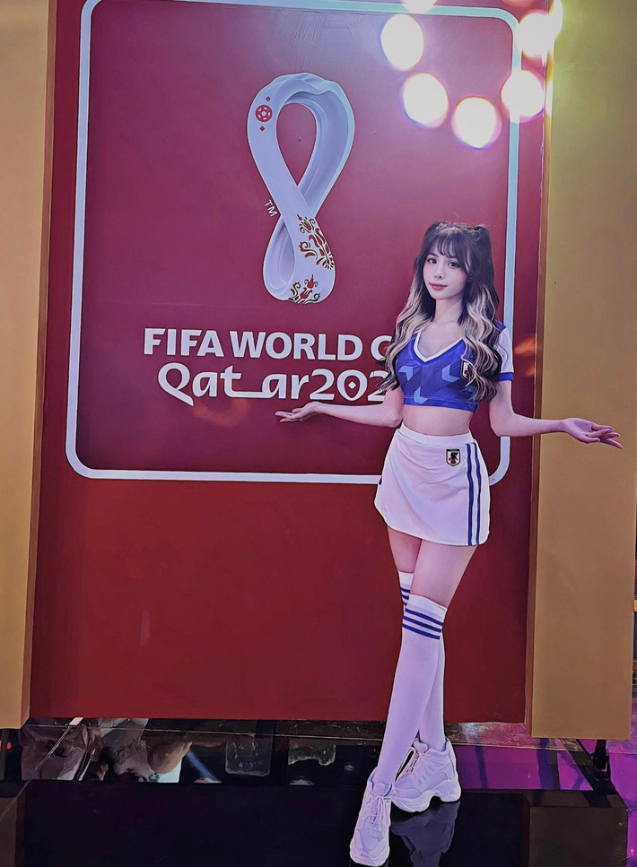 Quỳnh Anh (sinh năm 1997) là gái xinh có tiếng trên mạng xã hội Facebook, Instagram.