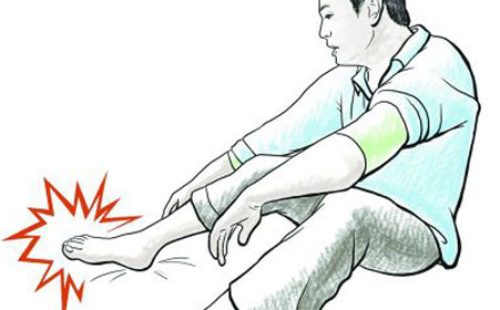 Tuyệt đối không uống rượu, bia, cà phê, chè vì nó làm giảm khả năng bài xuất axit uric qua thận hậu quả là làm tăng lactat máu. Tăng cường đào thải axit uric qua thận bằng uống nhiều nước, không ăn thức ăn có vị chua (quả chua, dưa chua, cà muối...). Ảnh: Vodjk.