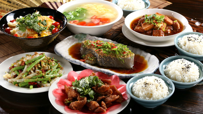Cùng lượng calo cần thiết cho cơ thể trong một ngày, thay bằng việc nạp trong ba bữa bạn hãy chia nhỏ thành 6 bữa để cơ thể không chuyển hóa thành năng lượng dự trữ dưới dạng mỡ thừa dưới da. Ảnh: 3lian.