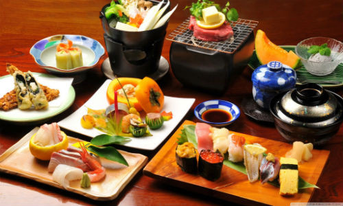 Tokyo là thiên đường của những người sành ăn khám phá ẩm thực Nhật Bản. Thành phố này có 227 nhà hàng, được trao 309 ngôi sao Michelin về ẩm thực. Trong đó, bốn nhà hàng luôn giữ được tiêu chuẩn 3 sao từ cách đây 10 năm. Ảnh: Crossingtravel.
