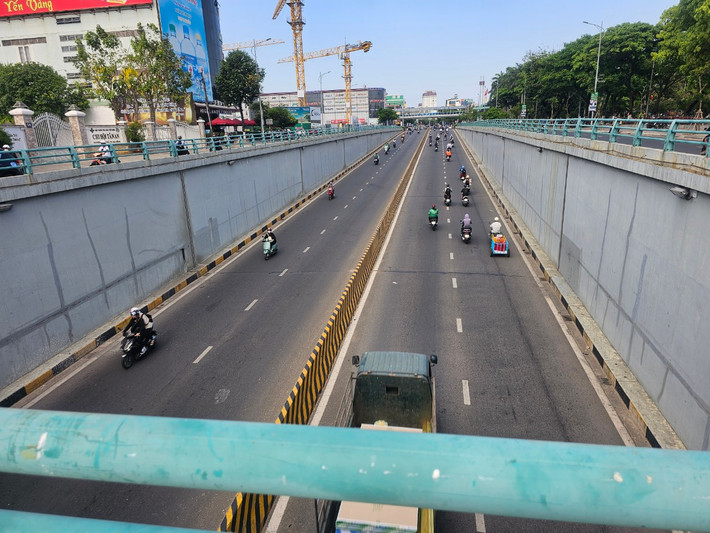 Hầm có hình chữ Y, chiều dài tuyến xây dựng hầm chui là 432m, trong đó hầm kín dài 80m, hầm hở dài 180m và chiều dài đường dẫn 172 m.