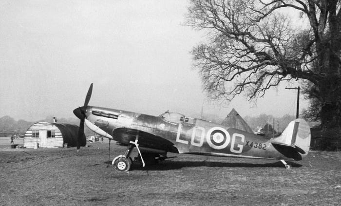 Cùng với Bf-109 và P-51 Mistang, tiêm kích Spitfire của Anh trong Chiến tranh Thế giới thứ hai chính là một trong những loại máy bay đã thay đổi lịch sử nhân loại khi nó góp phần không nhỏ vào việc bảo vệ trọn vẹn không phận nước Anh. Nguồn ảnh: BI.