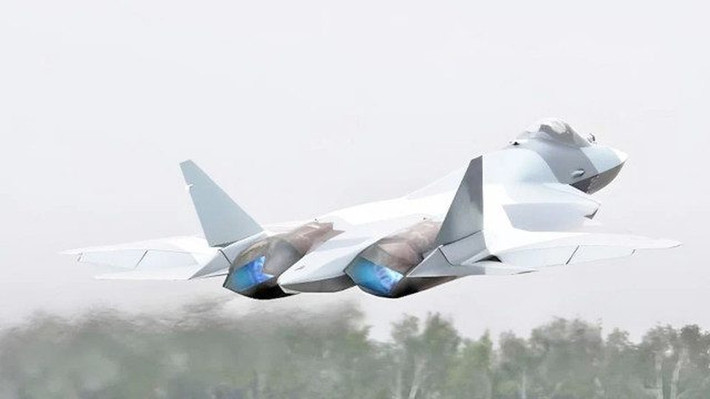Được trang bị hai động cơ phản lực cánh quạt đốt sau Saturn AL-41F1, Su-57 đạt tốc độ tối đa Mach 2 và tốc độ siêu hành trình Mach 1.3. Những động cơ này, được tích hợp với hệ thống kiểm soát bay của máy bay, có tính năng kiểm soát động cơ kỹ thuật số toàn quyền (FADEC) để nâng cao hiệu suất.