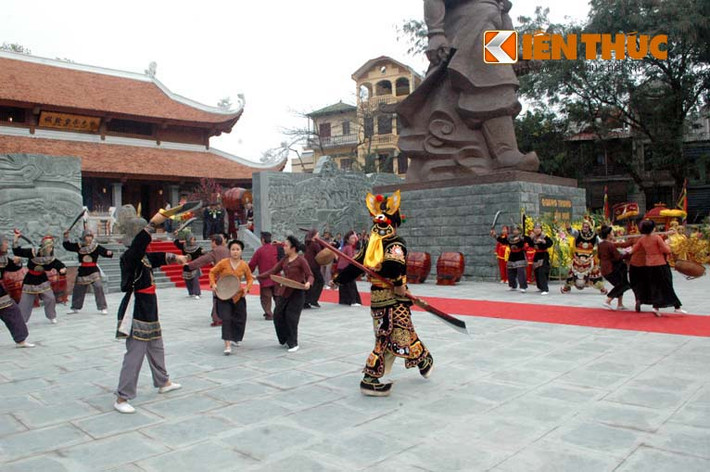 ... chúng đi đến đâu là chém giết, cướp bóc người dân nước ta đến đó.
