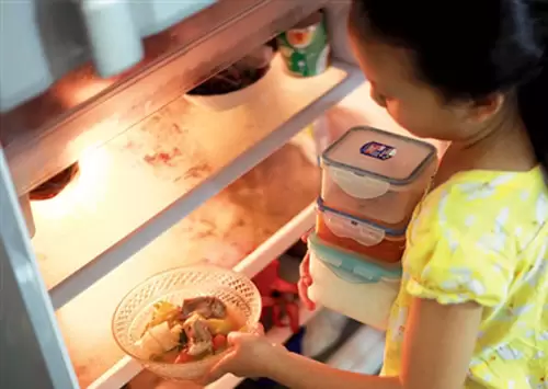 Tủ lạnh: Thiết bị này hoạt động liên tục 24/7, tiêu hao điện đáng kể, đặc biệt nếu là dòng đời cũ không có công nghệ Inverter.