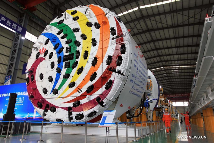 Cỗ máy được sử dụng để xây dựng đường hầm dài 34 km thuộc dự án đường sắt nối Đại Lý và Thụy Lệ ở tỉnh Vân Nam. (Ảnh: Xinhua)