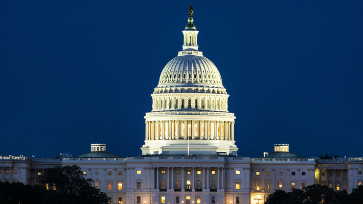 1. Mỹ. Washington được cho là có trữ lượng vàng lớn nhất thế giới với 8.407 tấn. Lượng vàng khổng lồ này chiếm hơn 75% dự trữ ngoại hối quốc gia. Cục Dự trữ Liên bang Mỹ Fed lựa chọn không tích cực mua vàng như các quốc gia khác để ngăn chặn sự mất giá của đồng tiền quốc gia. Ảnh: Wikipedia.