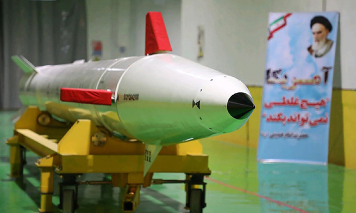 IRGC cũng chịu trách nhiệm về lực lượng tên lửa Iran đang phát triển và bị Washington cáo buộc liên quan đến các chương trình hạt nhân của nước này. Trong khi đó, Iran khẳng định rằng chương trình hạt nhân của họ mang mục tiêu hòa bình và các tên lửa đạn đạo chỉ phục vụ mục đích phòng thủ. Ảnh: AFP.