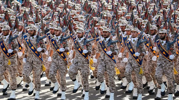 Washington tuyên bố: " Vệ binh Cách mạng Hồi giáo Iran đã tích cực hỗ trợ tài chính và thúc đẩy khủng bố", là công cụ chính của Tehran trong "chiến dịch khủng bố toàn cầu", thậm chí tham gia các hoạt động gây bất ổn của Iran. Mỹ cũng cho rằng các hoạt động này hậu thuẫn cho chính quyền Syria, đồng thời cáo buộc IRGC có dính líu với phiến quân Houthi ở Yemen. Ảnh: AFP.