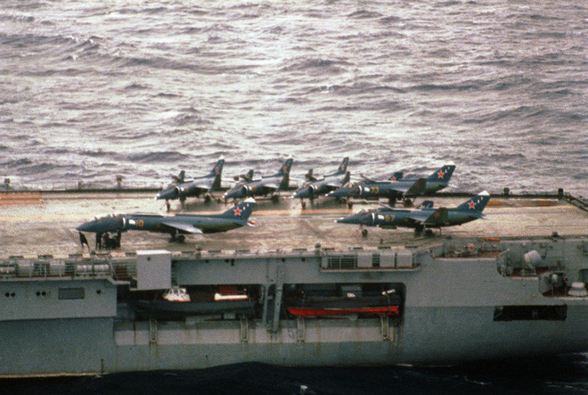 Liên Xô không công bố nguyên nhân cụ thể gây ra sự cố trên đối với chiếc Yak-38, chỉ biết là viên phi công điều khiển máy bay đã chủ động nhảy dù khi phát hiện ra nguy cơ và vẫn an toàn.
