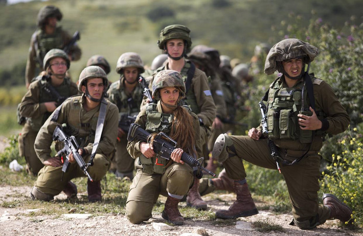 Đầu tiên phải kể đến Israel. Quốc gia này đã dành cho ngân sách quốc phòng khoản chi lên tới 16,5 tỷ USD mỗi năm - tương đương với 4,72% GDP của nước này. Để tiện so sánh, ngân sách quốc phòng trung bình của các quốc gia thuộc NATO hiện tại mới chỉ là 1,2% GDP. Nguồn ảnh: QQ.