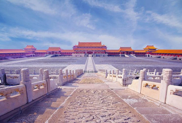 Đặc biệt, theo lời chia sẻ trong tập san này thì đây là 1 loại đá rất "có hồn", khi gõ nhẹ vào sẽ phát ra âm thanh rất đặc biệt. Khối đá được đặt tên là Tạo Vân cũng chính bởi hình dạng giống như những áng mây bay trên bầu trời của nó.