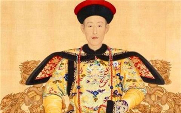 Càn Long là vị hoàng đế có tuổi thọ cao nhất trong lịch sử Trung Quốc. Cả thời gian tại vị và nắm quyền của ông kéo dài 63 năm và cũng là thời kỳ cực thịnh của nhà Thanh.