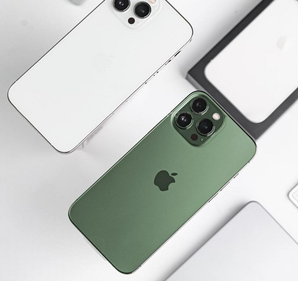 Màu sắc mới của iPhone 13 vẫn đang gây bão mạng thì những thông tin về iPhone 14 rò rỉ cũng khiến các iFan đứng ngồi không yên. Mới đây nhà phân tích Ming-Chi Kuo vừa tiết lộ những thông tin mới nhất liên quan các mẫu iPhone 14 sắp ra mắt của Apple.