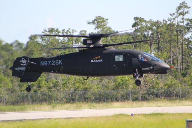 Trong quá khứ, thời gian hoạt động của S-97 Raider chỉ vào khoảng 2 tiếng 40 phút liên tục và có tầm bay chỉ 570 km. Đây là một điểm yếu chí tử của loại trực thăng đồng trục tốc độ cao này và chắc chắn chiếc SB-1 sẽ phải tìm cách khắc phục được. Nguồn ảnh: Airrecognition.