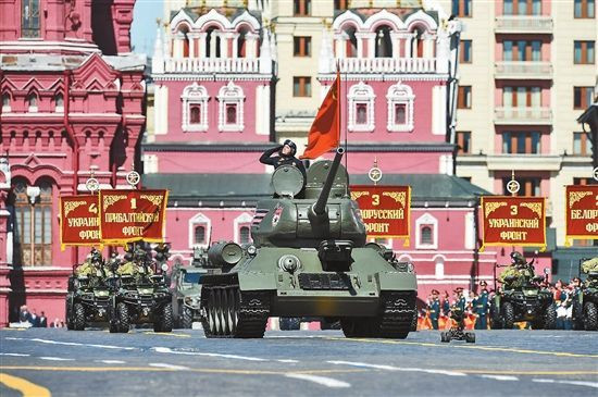 Ngày 25/12/1991, Liên bang Xô viết tan rã nhưng cho tới tận ngày hôm nay, các loại vũ khí, khí tài được xem là di sản của Liên Xô vẫn còn tồn tại trong quân đội nhiều quốc gia trên thế giới trong đó được kế thừa nhiều nhất vẫn là Quân đội Nga. Nguồn ảnh: QQ.