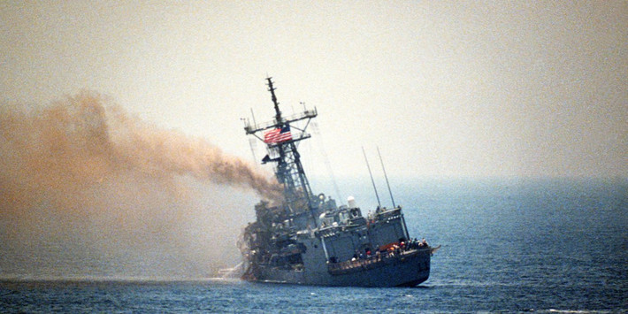 Sự kiện trên diễn ra vào ngày 17/5/1987. Đây được ghi nhận là lần đầu tiên và cũng là lần duy nhất tính tới thời điểm này, không quân Iraq có thể tấn công một tàu chiến Mỹ và gây thiệt hại nặng. Nguồn ảnh: BI.