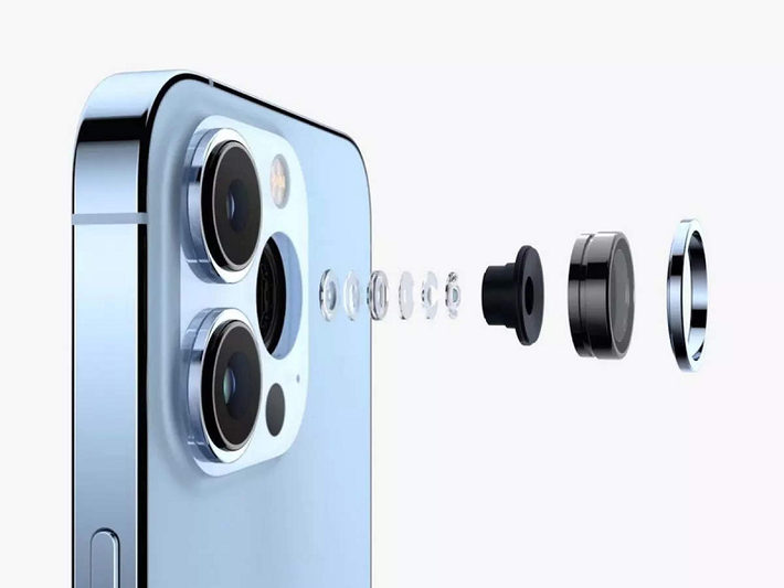 Bên cạnh đóm, cụm camera sau của máy mỏng hơn thế hệ trước, với độ dày 3,6 mm so với 4,18 mm.