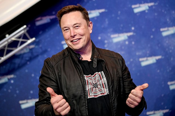 Elon musk cũng vừa vượt mặt Jeff Bezos để trở thành vị tỷ phú giàu nhất thế giới.