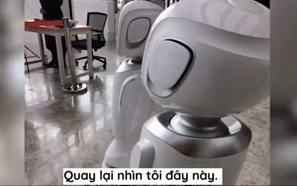 Nhiều người đã đến tận hiện trường để "phỏng vấn" hai nhân vật chính trong đoạn video. Hóa ra chúng đã hết giận nhau từ 3 ngày sau cuộc cãi vã. Wangbao nói: "Chuyện đó từ lâu rồi, không phải bạn bè cãi nhau là chuyện bình thường sao?".