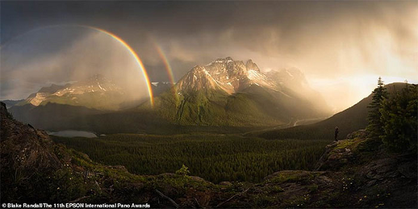 Thung lũng Bella Coola ở British Columbia, Canada, ảnh chụp của nhiếp ảnh gia Blake Randall.