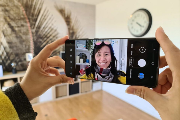 Video 8K sẽ cho phép bạn cắt và chỉnh sửa video mà không làm giảm chất lượng. Trong khi 4K sẽ cung cấp cho bạn tính linh hoạt hơn về tốc độ khung hình và thu phóng - bạn có thể thu phóng video 20x thay vì bị kẹt ở mức 6x trong 8K.