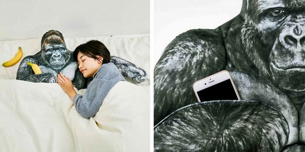 Chiếc gối ôm khỉ đột êm ái dành cho các cô nàng độc thân.