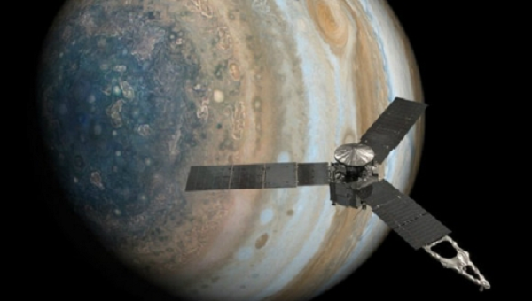 Tàu vũ trụ Juno của NASA đã quay quanh sao Mộc từ tháng 7/2016, cung cấp dữ liệu về khí quyển sao Mộc: trường hấp dẫn, từ trường và địa chất. Vài tháng gần đây có tin đồn rằng một số người ở NASA đang tìm cách gia hạn sứ mệnh đến tháng 9/2025, để Juno có thể thu thập thêm dữ liệu về một số mặt trăng của sao Mộc và nghiên cứu chúng.