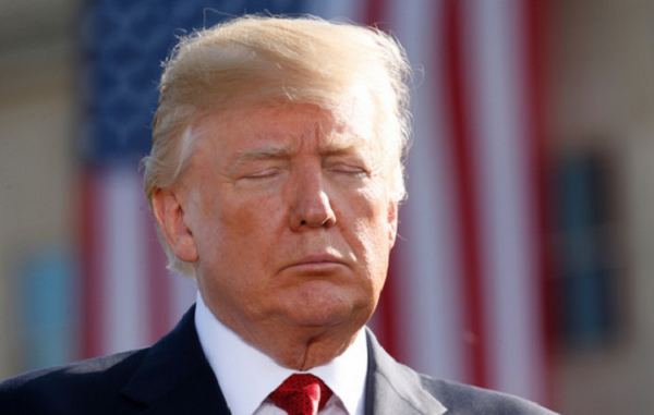 Trong hôm 8/1 (giờ Mỹ), Twitter tuyên bố sẽ cấm vĩnh viễn ông Donald Trump khỏi nền tảng mạng xã hội này “do rủi ro kích động bạo lực trong tương lai”, cắt đứt ông khỏi kênh tuyên truyền ưa thích mà ông từng sử dụng rất nhiều để gửi các thông điệp tới công chúng.