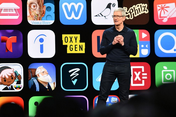 Sau hàng loạt các dịch vụ như Apple Music, Apple Arcade, Apple TV Plus và Apple News Plus, công ty tiếp tục ra mắt thêm dịch vụ Apple Fitness Plus trong quý vừa qua. Mảng kinh doanh dịch vụ cũng chứng kiến mức tăng trưởng 2 con số, 24% lên 15,8 tỷ USD với hơn 620 triệu thuê bao trên mọi dịch vụ.
